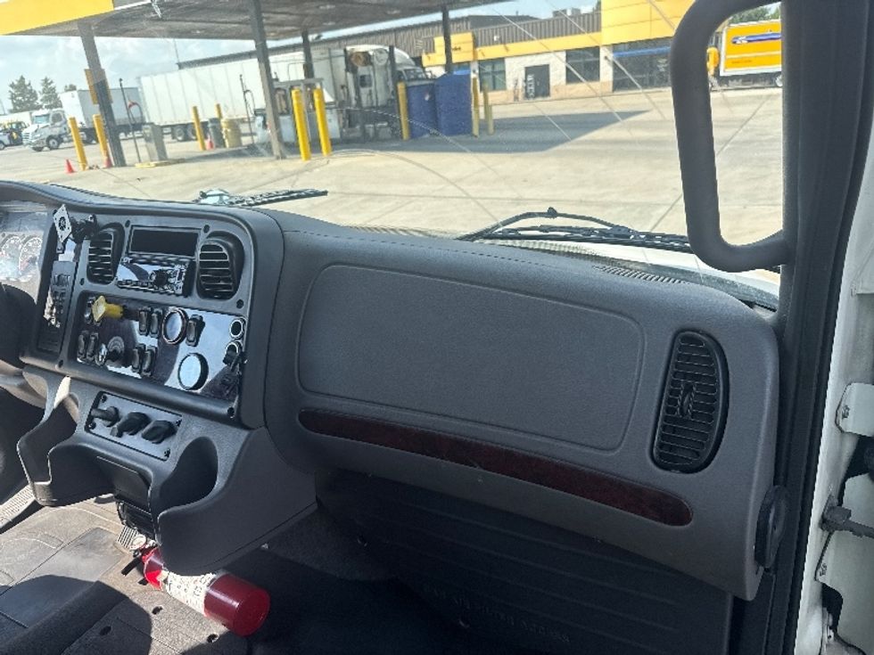 Refrigerated Truck-Light and Medium Duty Trucks-Freightliner-2019-M2-Houston-TX-159,725\n\t\tmiles-$ 67,750 - Image 21