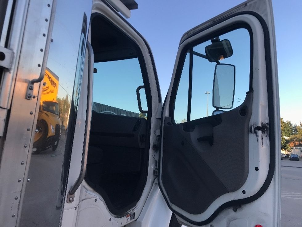 Refrigerated Truck-Light and Medium Duty Trucks-Freightliner-2019-M2-Houston-TX-161,584\n\t\tmiles-$ 61,250 - Image 20