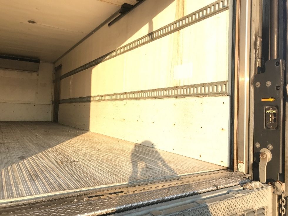 Refrigerated Truck-Light and Medium Duty Trucks-Freightliner-2019-M2-Houston-TX-169,369\n\t\tmiles-$ 59,750 - Image 10
