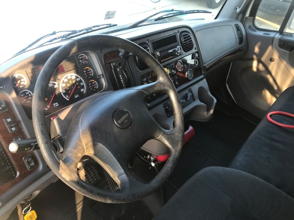 Refrigerated Truck-Light and Medium Duty Trucks-Freightliner-2019-M2-Houston-TX-169,369\n\t\tmiles-$ 59,750 - Image 14