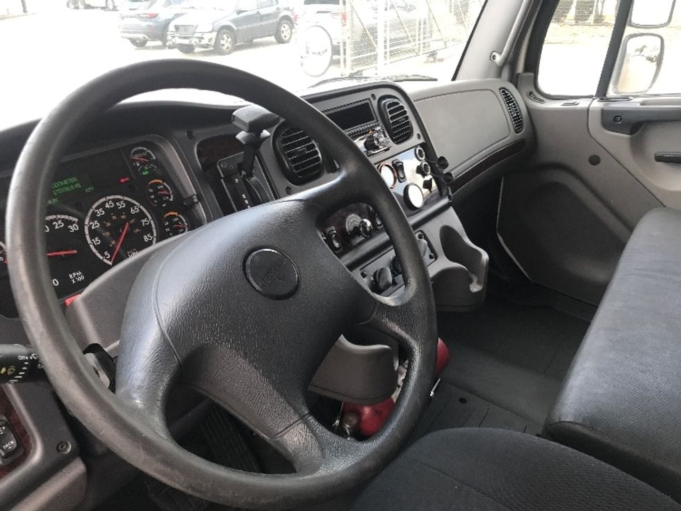 Refrigerated Truck-Light and Medium Duty Trucks-Freightliner-2019-M2-Houston-TX-172,198\n\t\tmiles-$ 60,000 - Image 17