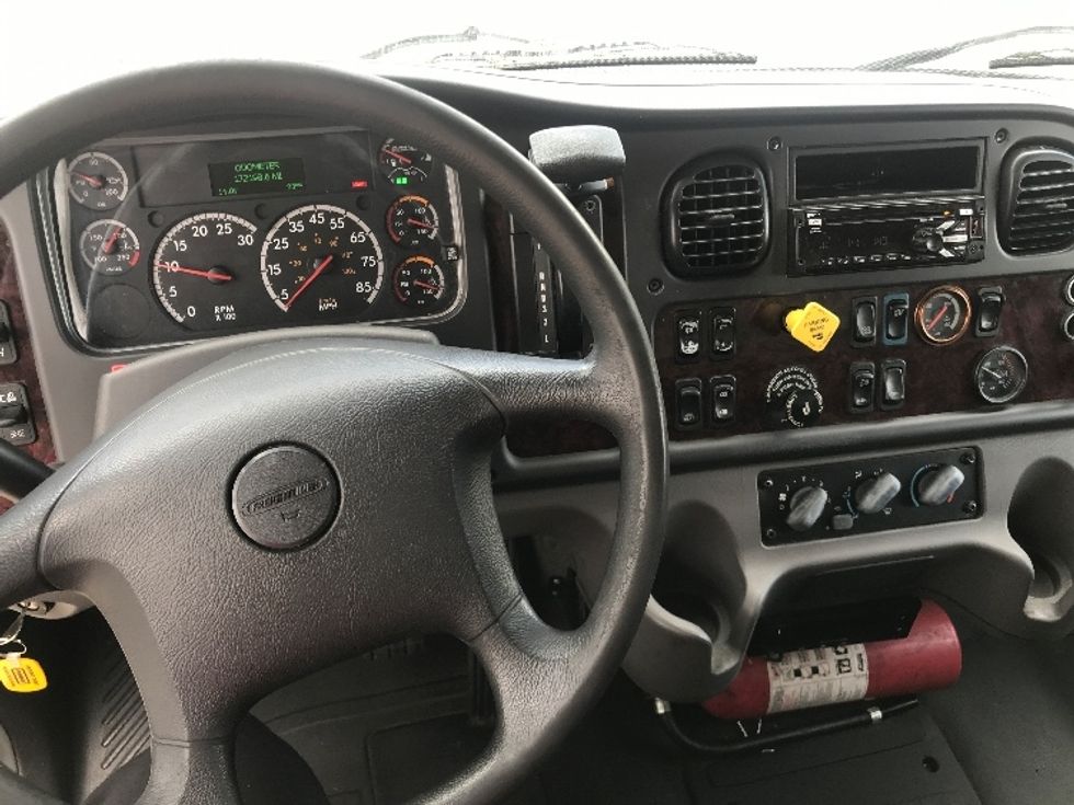 Refrigerated Truck-Light and Medium Duty Trucks-Freightliner-2019-M2-Houston-TX-172,198\n\t\tmiles-$ 60,000 - Image 18