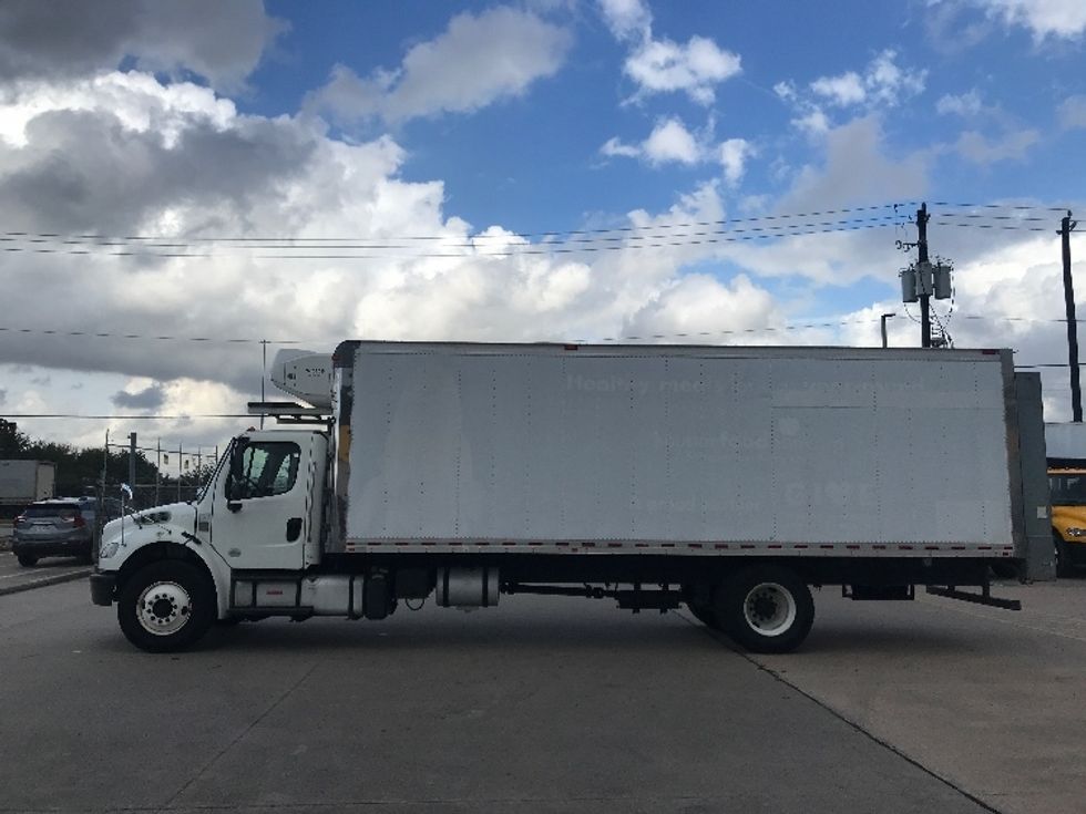 Refrigerated Truck-Light and Medium Duty Trucks-Freightliner-2019-M2-Houston-TX-172,198\n\t\tmiles-$ 60,000 - Image 4