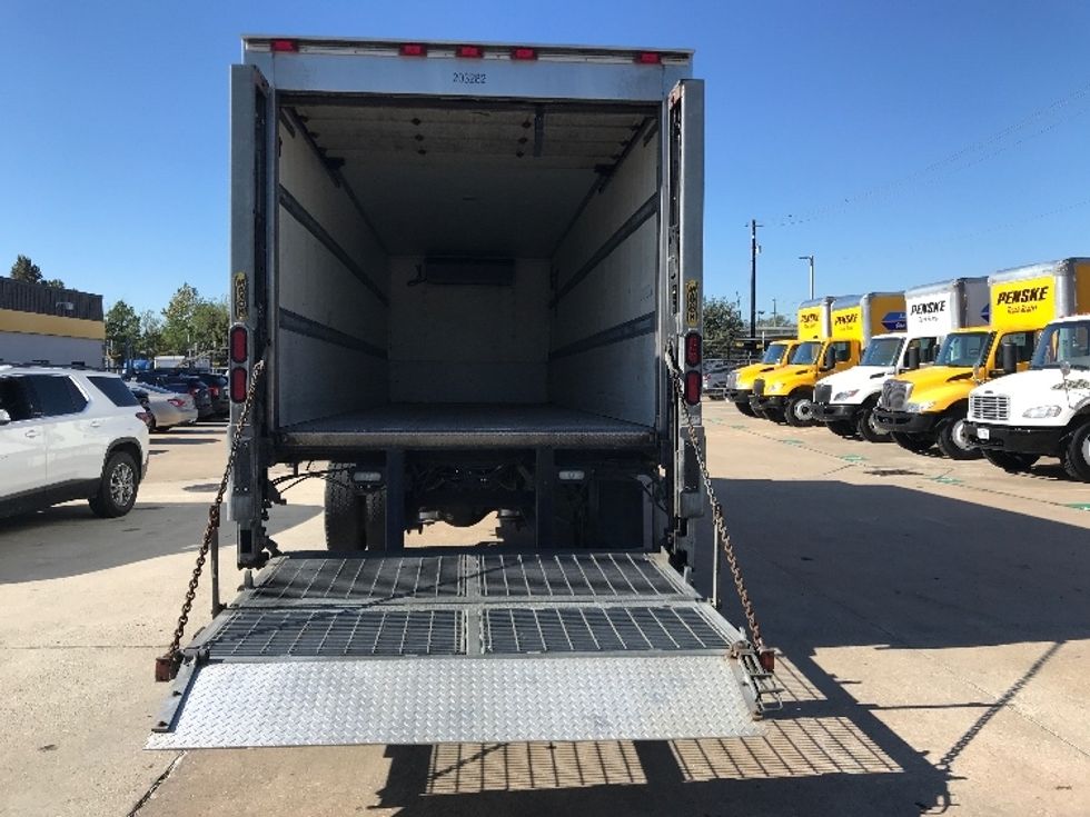 Refrigerated Truck-Light and Medium Duty Trucks-Freightliner-2019-M2-Houston-TX-172,198\n\t\tmiles-$ 60,000 - Image 9