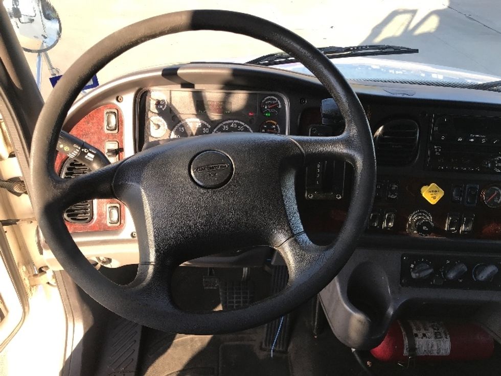 Refrigerated Truck-Light and Medium Duty Trucks-Freightliner-2019-M2-Houston-TX-172,317\n\t\tmiles-$ 59,250 - Image 18