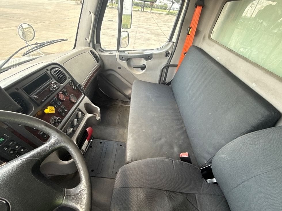 Refrigerated Truck-Light and Medium Duty Trucks-Freightliner-2019-M2-Houston-TX-185,325\n\t\tmiles-$ 64,500 - Image 19
