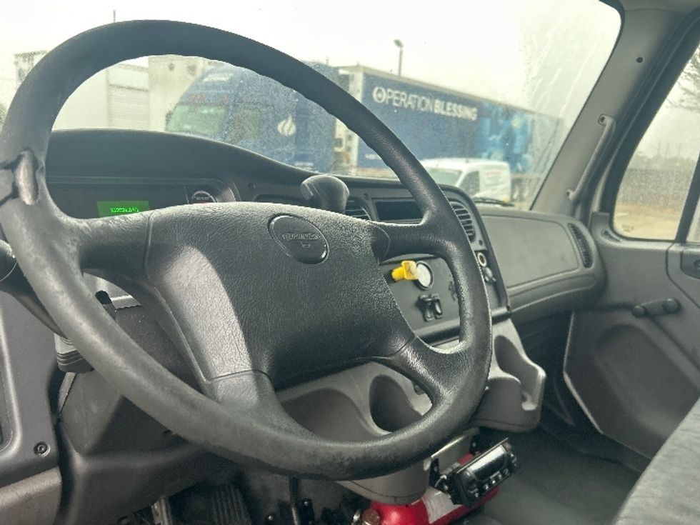 Refrigerated Truck-Light and Medium Duty Trucks-Freightliner-2019-M2-Houston-TX-311,968\n\t\tmiles-$ 22,250 - Image 17