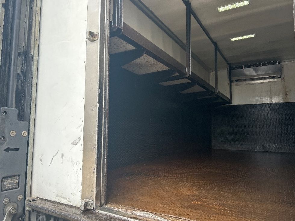 Refrigerated Truck-Light and Medium Duty Trucks-Freightliner-2019-M2-Hueytown-AL-148,304\n\t\tmiles-$ 59,500 - Image 11