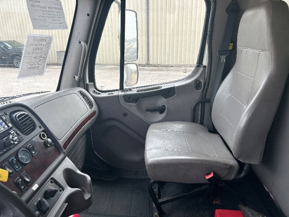 Refrigerated Truck-Light and Medium Duty Trucks-Freightliner-2019-M2-Hueytown-AL-148,304\n\t\tmiles-$ 59,500 - Image 19