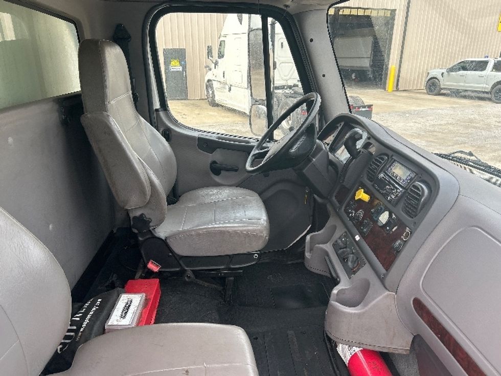 Refrigerated Truck-Light and Medium Duty Trucks-Freightliner-2019-M2-Hueytown-AL-148,304\n\t\tmiles-$ 59,500 - Image 22