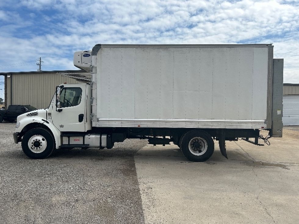 Refrigerated Truck-Light and Medium Duty Trucks-Freightliner-2019-M2-Hueytown-AL-148,304\n\t\tmiles-$ 59,500 - Image 4