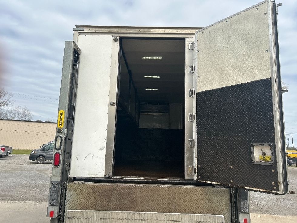 Refrigerated Truck-Light and Medium Duty Trucks-Freightliner-2019-M2-Hueytown-AL-148,304\n\t\tmiles-$ 59,500 - Image 8