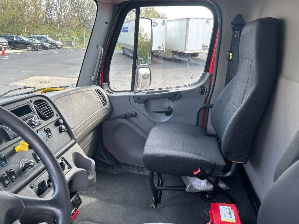 Refrigerated Truck-Light and Medium Duty Trucks-Freightliner-2019-M2-Indianapolis-IN-189,564\n\t\tmiles-$ 50,250 - Image 17