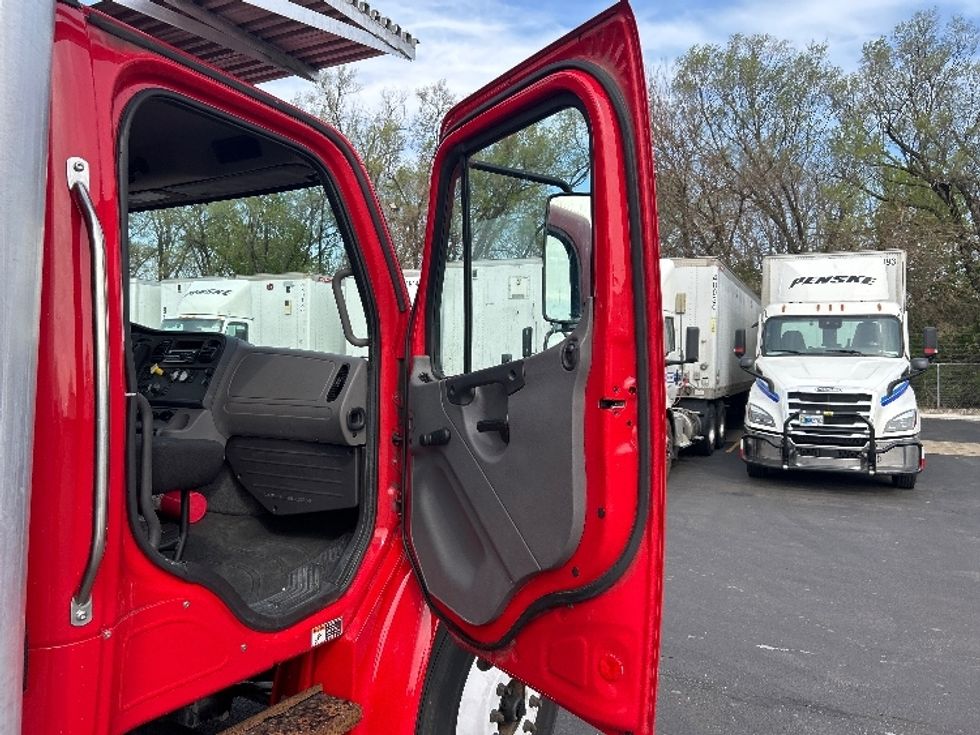 Refrigerated Truck-Light and Medium Duty Trucks-Freightliner-2019-M2-Indianapolis-IN-189,564\n\t\tmiles-$ 50,250 - Image 18