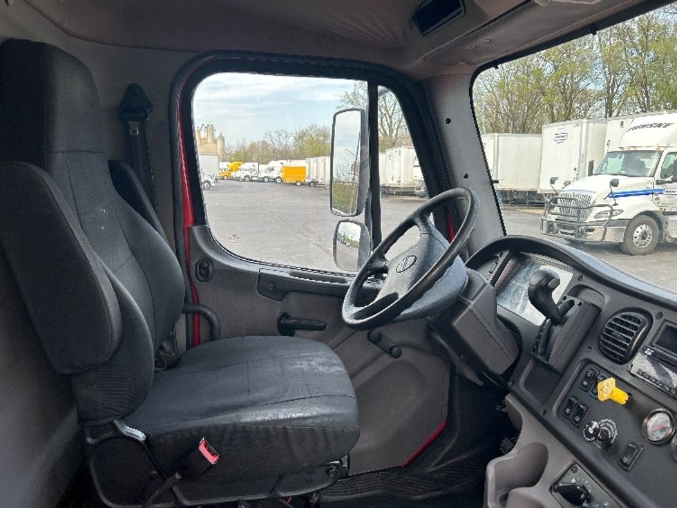 Refrigerated Truck-Light and Medium Duty Trucks-Freightliner-2019-M2-Indianapolis-IN-189,564\n\t\tmiles-$ 50,250 - Image 20