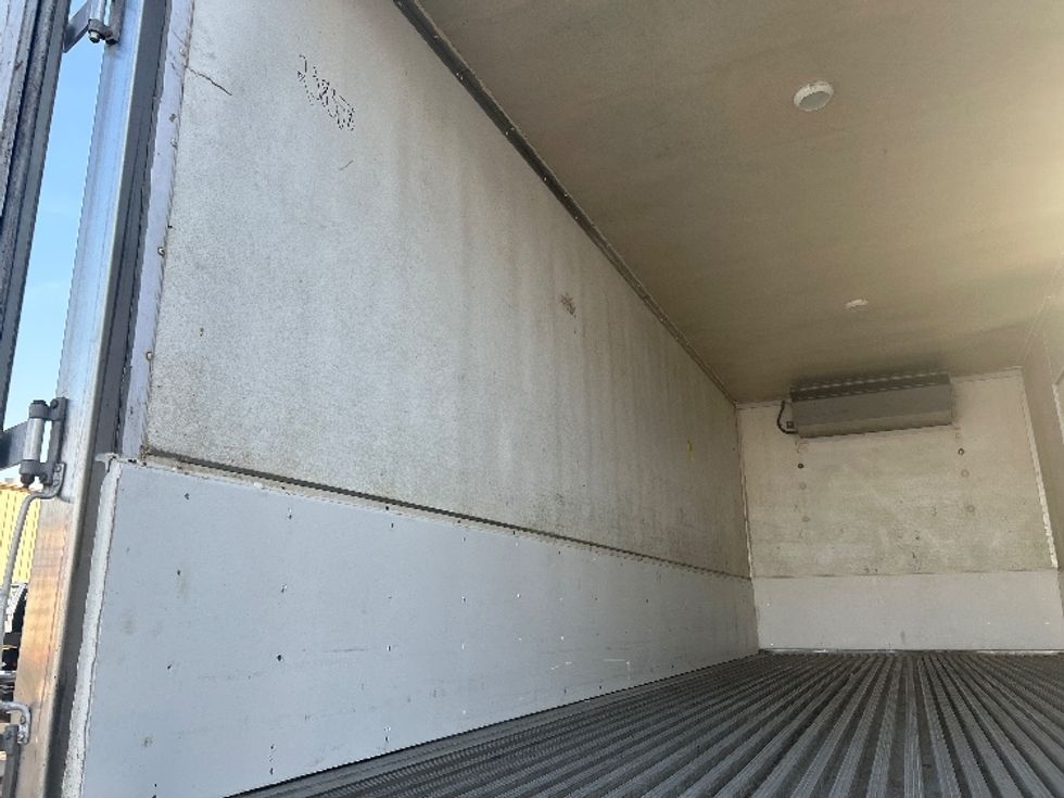 Refrigerated Truck-Light and Medium Duty Trucks-Freightliner-2019-M2-Indianapolis-IN-261,622\n\t\tmiles-$ 34,500 - Image 10