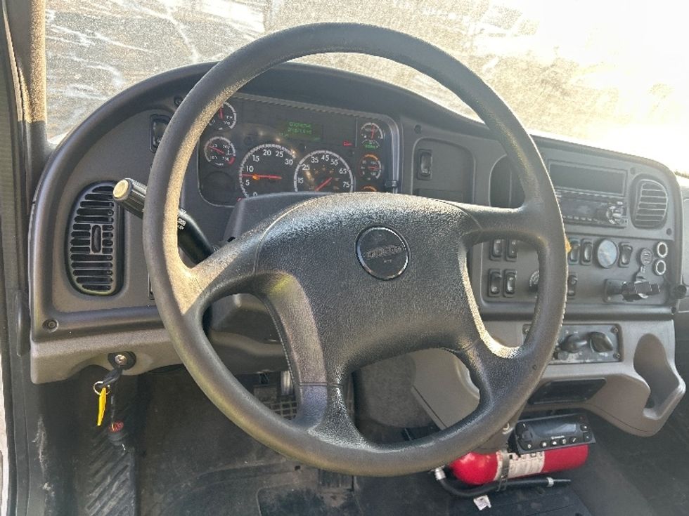 Refrigerated Truck-Light and Medium Duty Trucks-Freightliner-2019-M2-Indianapolis-IN-261,622\n\t\tmiles-$ 34,500 - Image 16