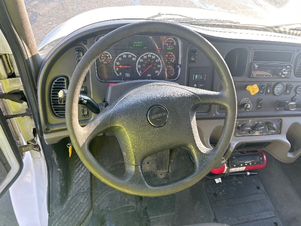 Refrigerated Truck-Light and Medium Duty Trucks-Freightliner-2019-M2-Indianapolis-IN-261,622\n\t\tmiles-$ 34,500 - Image 17