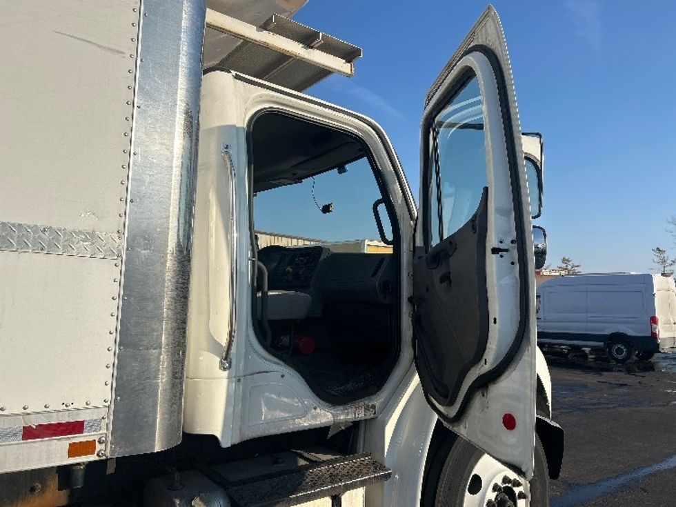 Refrigerated Truck-Light and Medium Duty Trucks-Freightliner-2019-M2-Indianapolis-IN-261,622\n\t\tmiles-$ 34,500 - Image 19