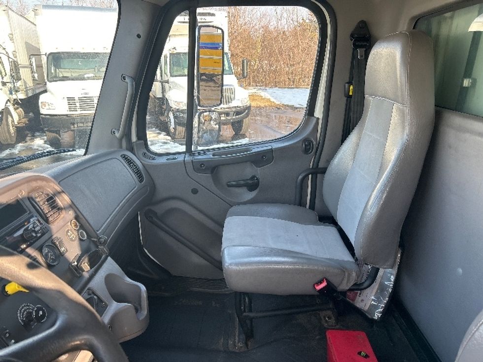 Refrigerated Truck-Light and Medium Duty Trucks-Freightliner-2019-M2-Indianapolis-IN-279,438\n\t\tmiles-$ 31,750 - Image 15