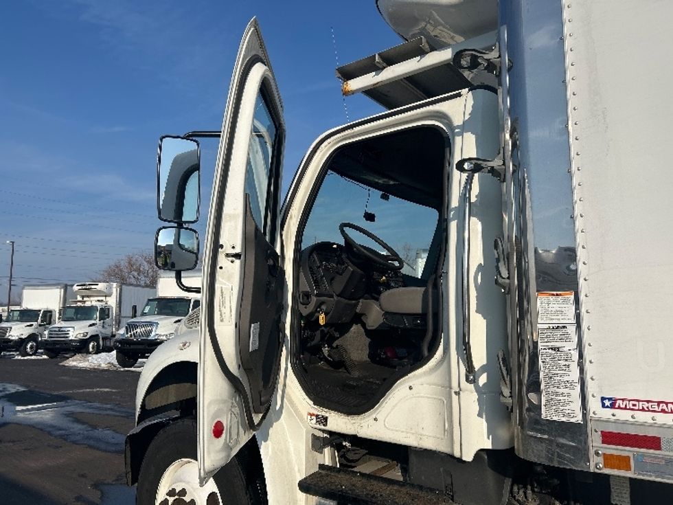 Refrigerated Truck-Light and Medium Duty Trucks-Freightliner-2019-M2-Indianapolis-IN-279,438\n\t\tmiles-$ 31,750 - Image 16
