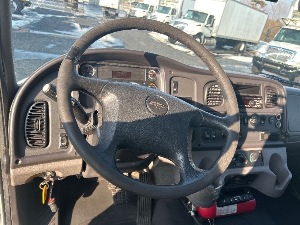 Refrigerated Truck-Light and Medium Duty Trucks-Freightliner-2019-M2-Indianapolis-IN-279,438\n\t\tmiles-$ 31,750 - Image 17