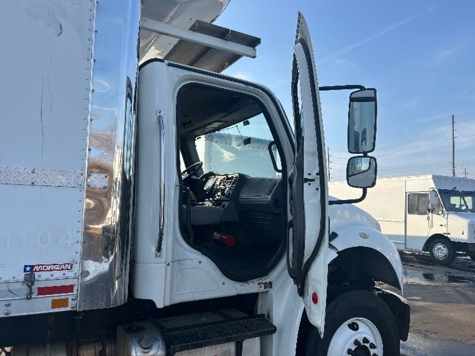 Refrigerated Truck-Light and Medium Duty Trucks-Freightliner-2019-M2-Indianapolis-IN-279,438\n\t\tmiles-$ 31,750 - Image 19