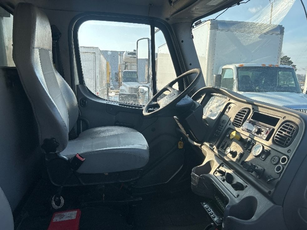 Refrigerated Truck-Light and Medium Duty Trucks-Freightliner-2019-M2-Indianapolis-IN-279,438\n\t\tmiles-$ 31,750 - Image 21