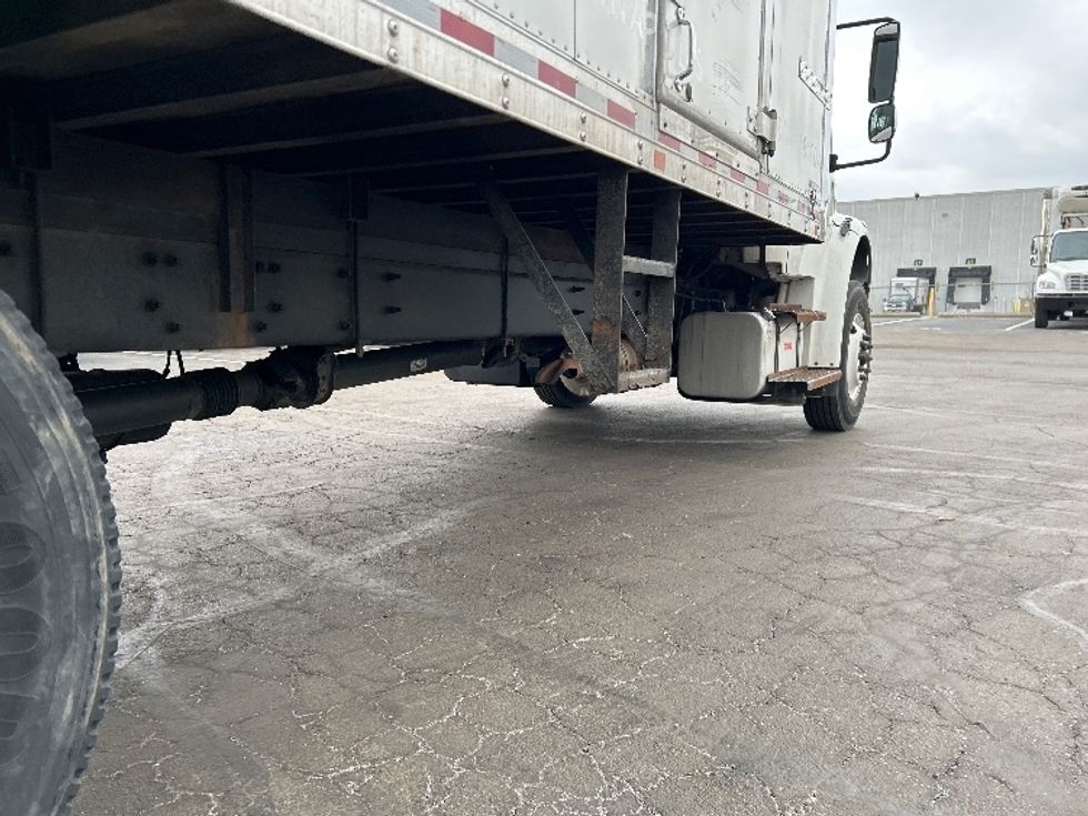 Refrigerated Truck-Light and Medium Duty Trucks-Freightliner-2019-M2-Indianapolis-IN-316,785\n\t\tmiles-$ 27,500 - Image 13