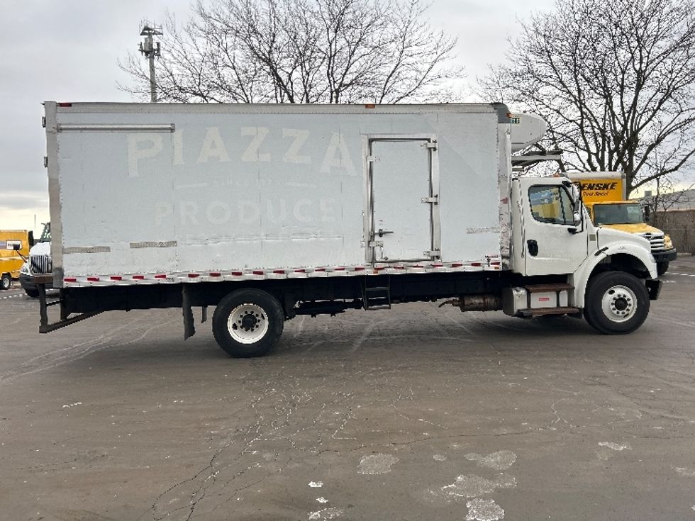 Refrigerated Truck-Light and Medium Duty Trucks-Freightliner-2019-M2-Indianapolis-IN-316,785\n\t\tmiles-$ 27,500 - Image 14