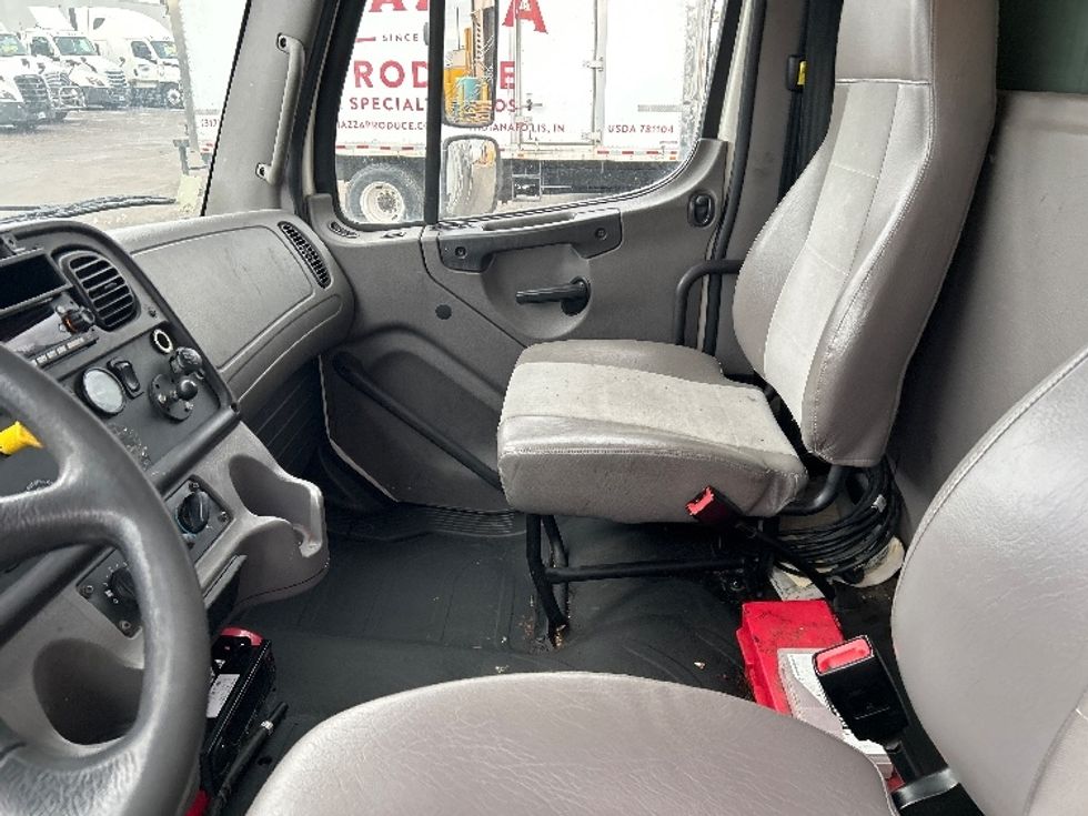 Refrigerated Truck-Light and Medium Duty Trucks-Freightliner-2019-M2-Indianapolis-IN-316,785\n\t\tmiles-$ 27,500 - Image 18