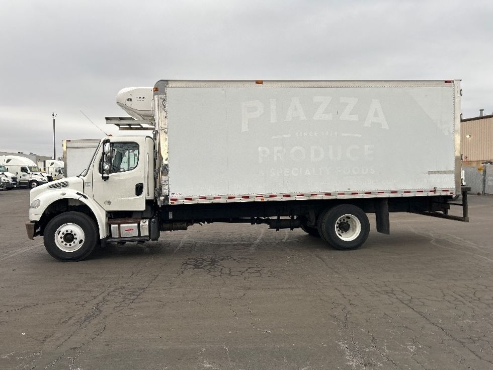 Refrigerated Truck-Light and Medium Duty Trucks-Freightliner-2019-M2-Indianapolis-IN-316,785\n\t\tmiles-$ 27,500 - Image 4
