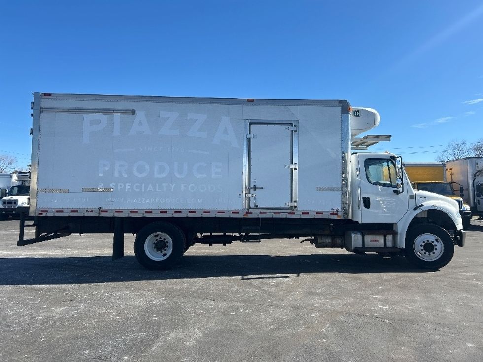 Refrigerated Truck-Light and Medium Duty Trucks-Freightliner-2019-M2-Indianapolis-IN-321,635\n\t\tmiles-$ 23,750 - Image 14