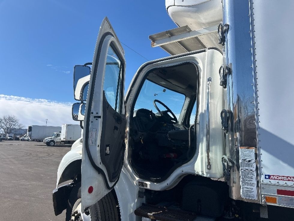 Refrigerated Truck-Light and Medium Duty Trucks-Freightliner-2019-M2-Indianapolis-IN-321,635\n\t\tmiles-$ 23,750 - Image 15