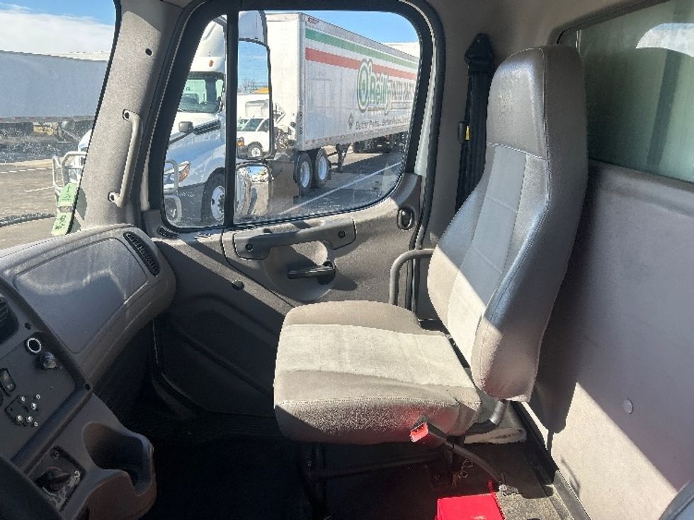 Refrigerated Truck-Light and Medium Duty Trucks-Freightliner-2019-M2-Indianapolis-IN-321,635\n\t\tmiles-$ 23,750 - Image 17