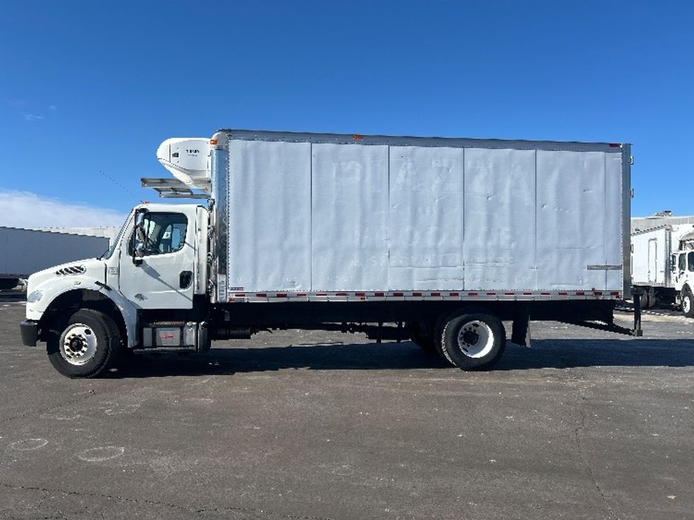 Refrigerated Truck-Light and Medium Duty Trucks-Freightliner-2019-M2-Indianapolis-IN-321,635\n\t\tmiles-$ 23,750 - Image 4