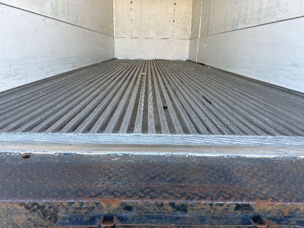 Refrigerated Truck-Light and Medium Duty Trucks-Freightliner-2019-M2-Indianapolis-IN-321,635\n\t\tmiles-$ 23,750 - Image 9