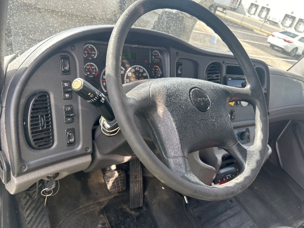 Refrigerated Truck-Light and Medium Duty Trucks-Freightliner-2019-M2-Indianapolis-IN-321,984\n\t\tmiles-$ 23,750 - Image 16