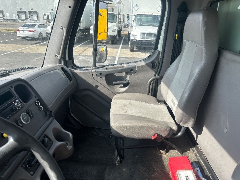 Refrigerated Truck-Light and Medium Duty Trucks-Freightliner-2019-M2-Indianapolis-IN-321,984\n\t\tmiles-$ 23,750 - Image 18