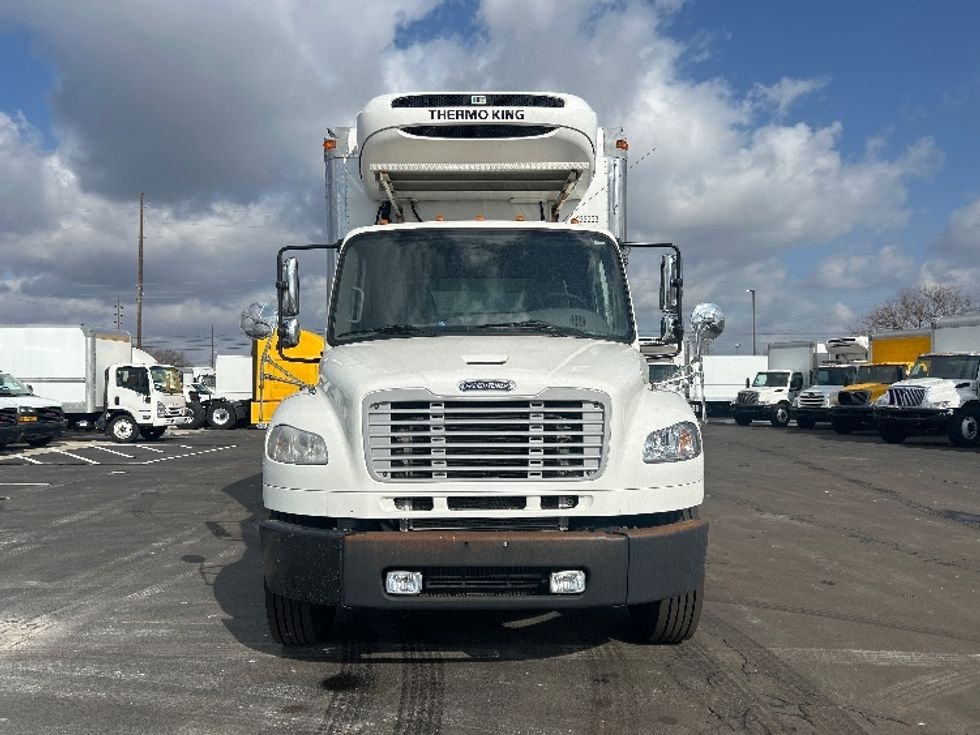 Refrigerated Truck-Light and Medium Duty Trucks-Freightliner-2019-M2-Indianapolis-IN-321,984\n\t\tmiles-$ 23,750 - Image 2