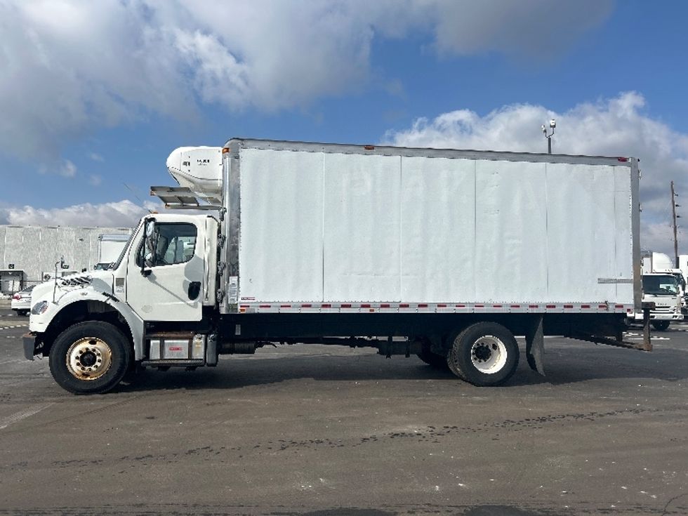 Refrigerated Truck-Light and Medium Duty Trucks-Freightliner-2019-M2-Indianapolis-IN-321,984\n\t\tmiles-$ 23,750 - Image 4