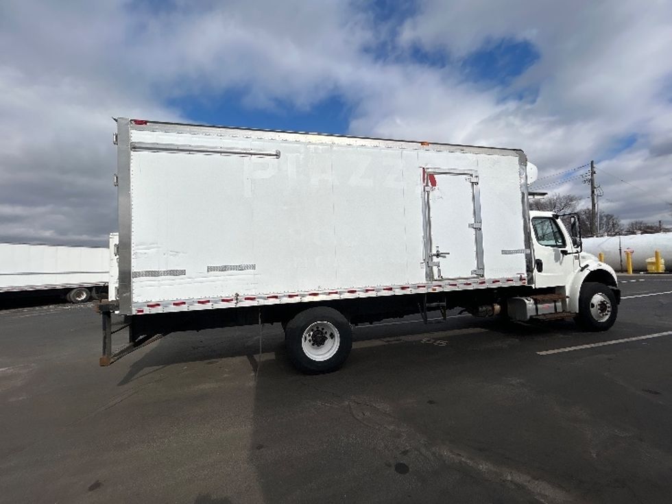 Refrigerated Truck-Light and Medium Duty Trucks-Freightliner-2019-M2-Indianapolis-IN-334,792\n\t\tmiles-$ 20,000 - Image 15