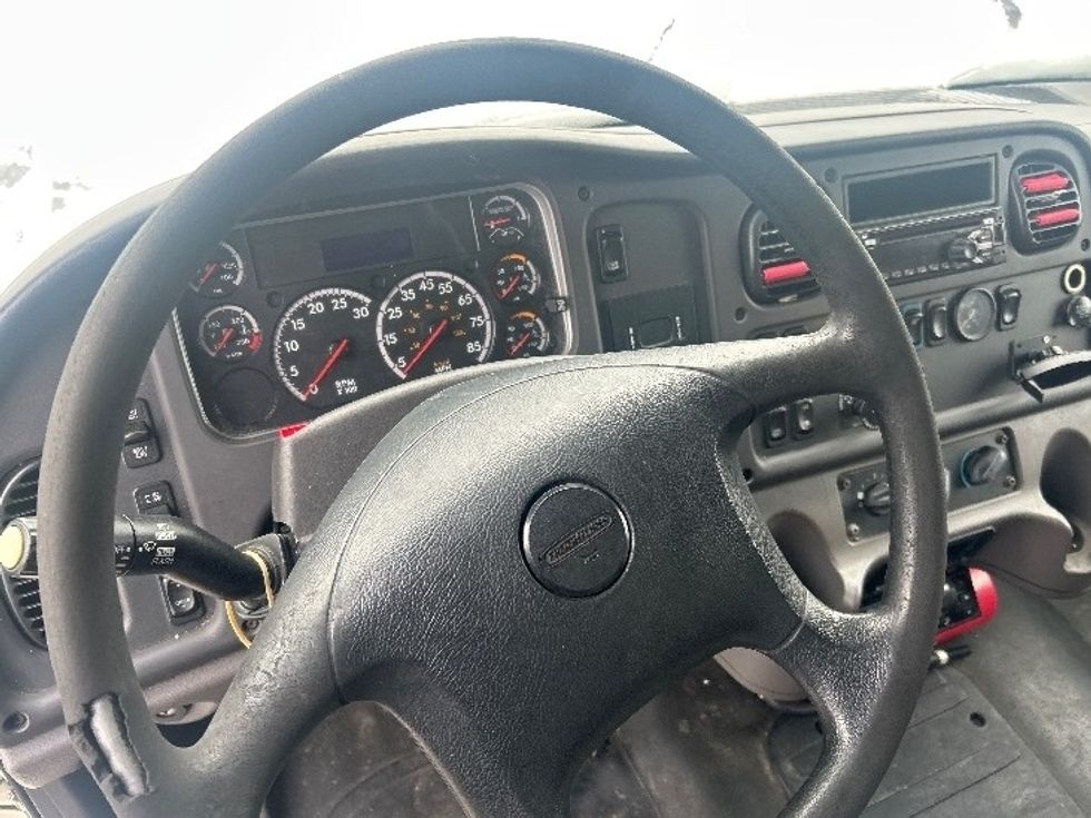 Refrigerated Truck-Light and Medium Duty Trucks-Freightliner-2019-M2-Indianapolis-IN-334,792\n\t\tmiles-$ 20,000 - Image 17