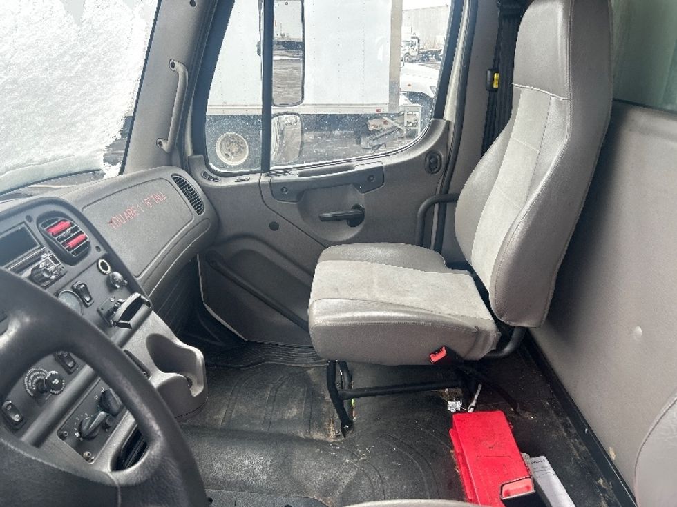 Refrigerated Truck-Light and Medium Duty Trucks-Freightliner-2019-M2-Indianapolis-IN-334,792\n\t\tmiles-$ 20,000 - Image 19