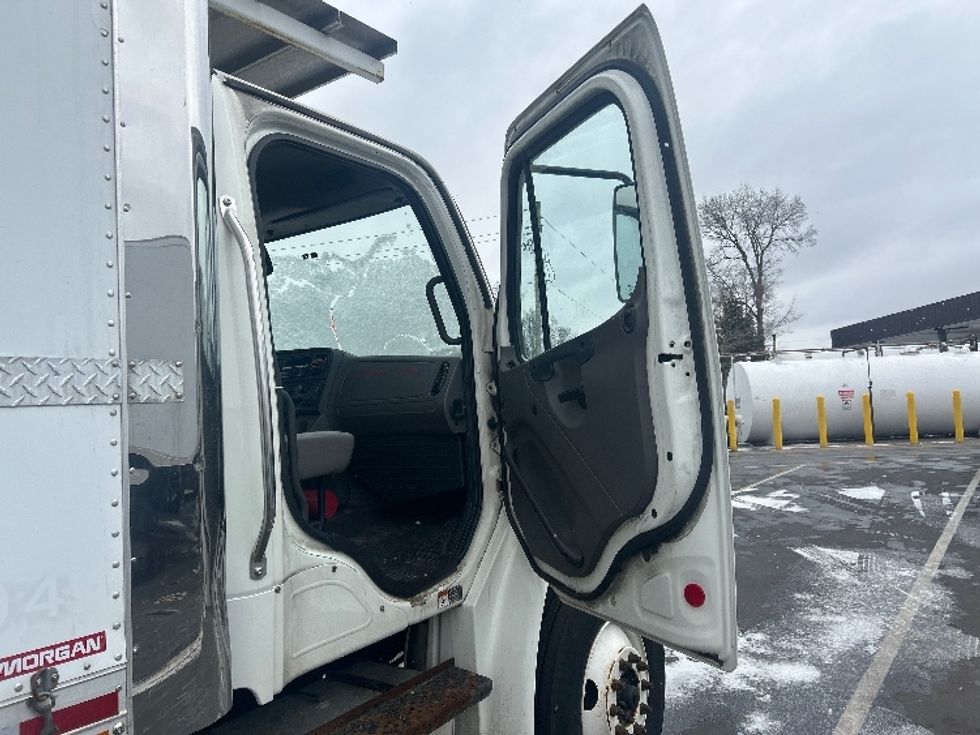 Refrigerated Truck-Light and Medium Duty Trucks-Freightliner-2019-M2-Indianapolis-IN-334,792\n\t\tmiles-$ 20,000 - Image 20