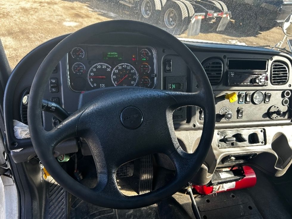 Refrigerated Truck-Light and Medium Duty Trucks-Freightliner-2019-M2-Indianapolis-IN-335,955\n\t\tmiles-$ 21,250 - Image 15