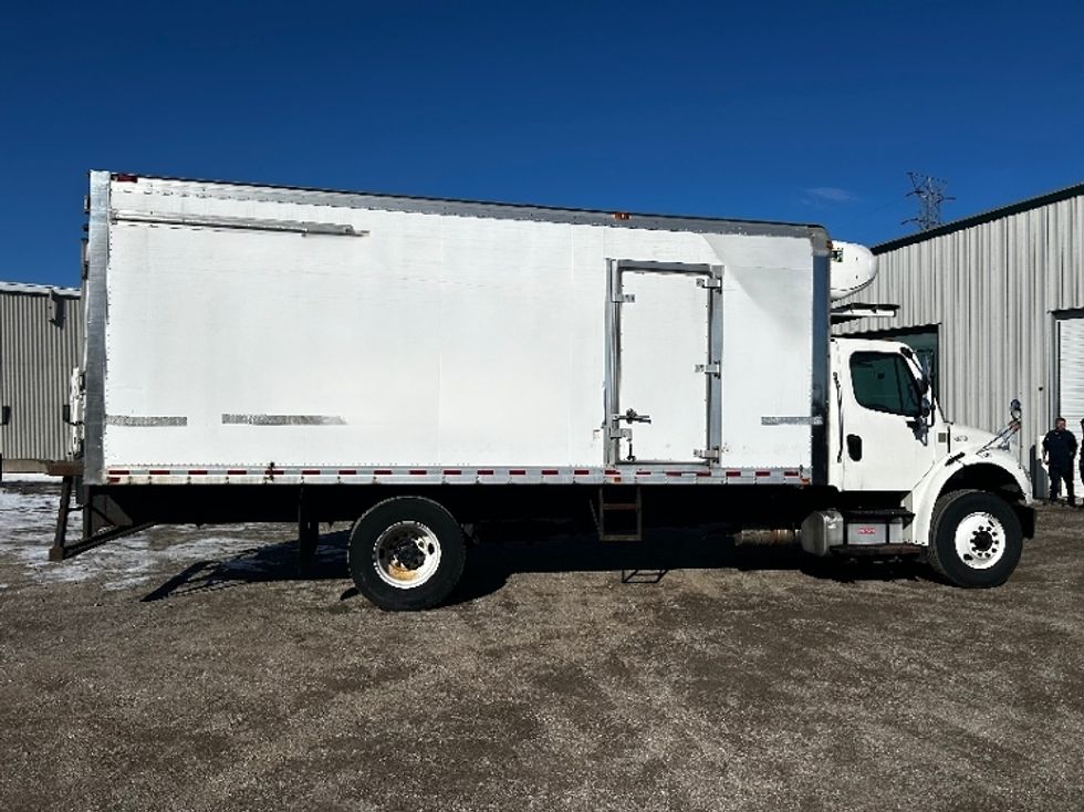Refrigerated Truck-Light and Medium Duty Trucks-Freightliner-2019-M2-Indianapolis-IN-335,955\n\t\tmiles-$ 21,250 - Image 4