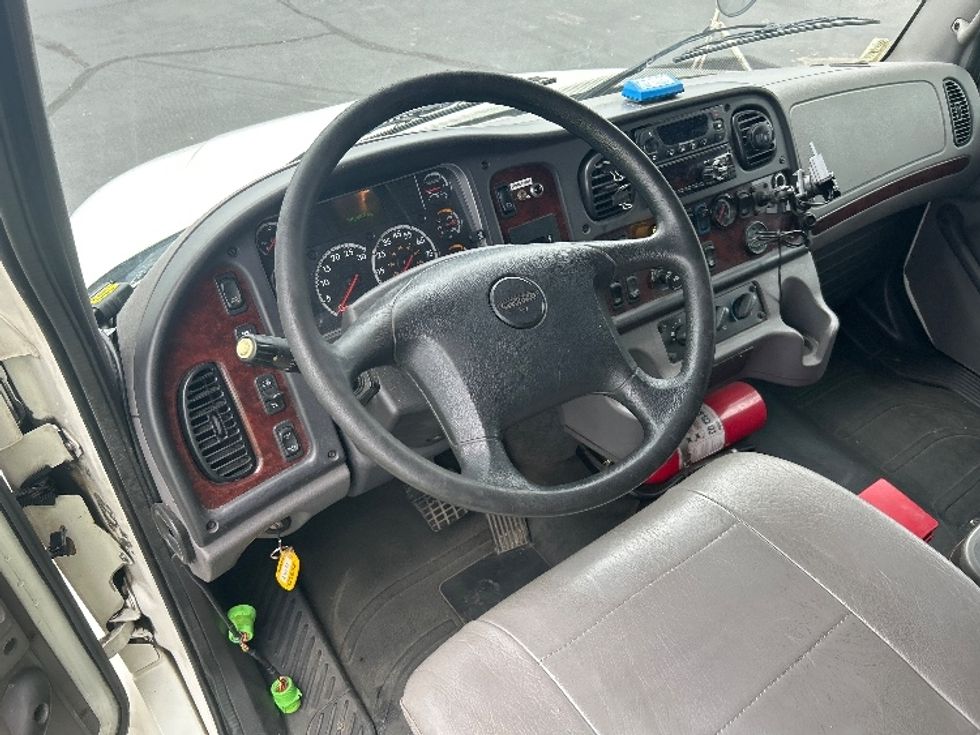 Refrigerated Truck-Light and Medium Duty Trucks-Freightliner-2019-M2-Indianapolis-IN-345,283\n\t\tmiles-$ 34,750 - Image 17