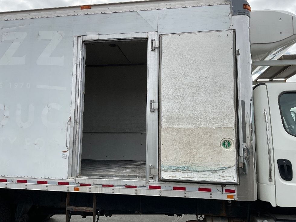 Refrigerated Truck-Light and Medium Duty Trucks-Freightliner-2019-M2-Indianapolis-IN-387,174\n\t\tmiles-$ 20,000 - Image 26