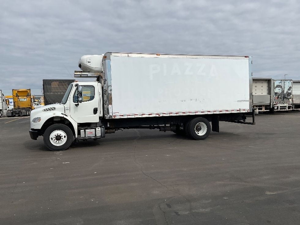 Refrigerated Truck-Light and Medium Duty Trucks-Freightliner-2019-M2-Indianapolis-IN-387,174\n\t\tmiles-$ 20,000 - Image 4